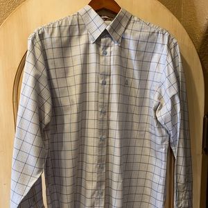 Men’s Nordstrom No Iron Buttoned Down Shirt.  Excellent condition.